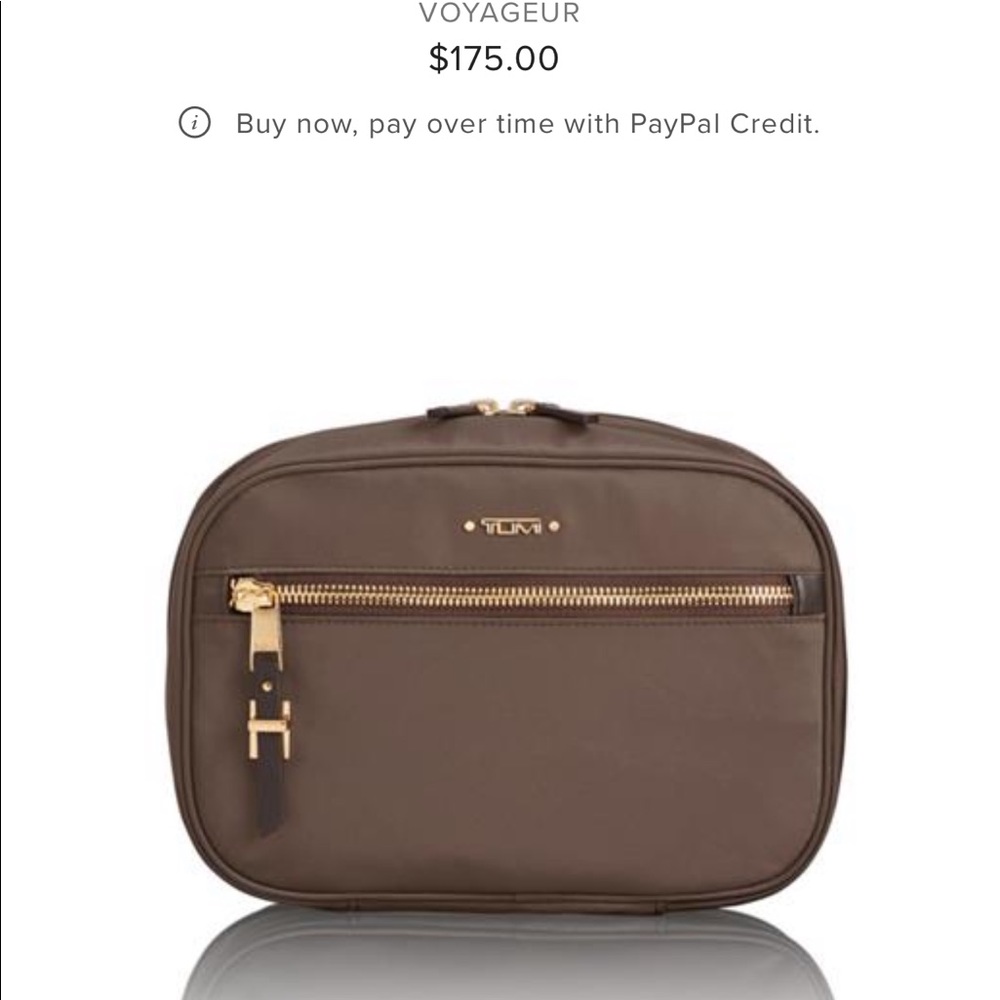 Tumi travelers cosmetic case